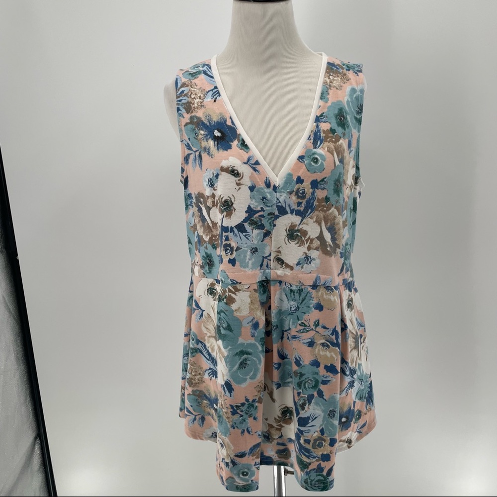 Suzanne Betro Woman’s Floral Top